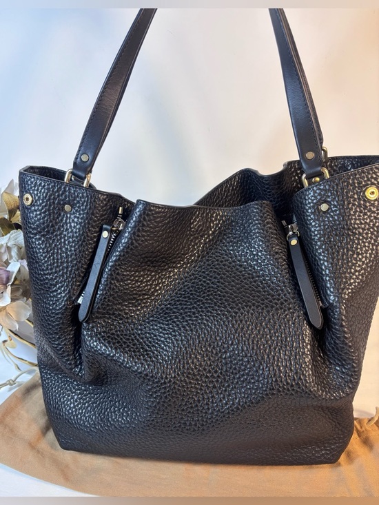 Burberry Handbags - Beautiful Burberry Maidstone Tote Black